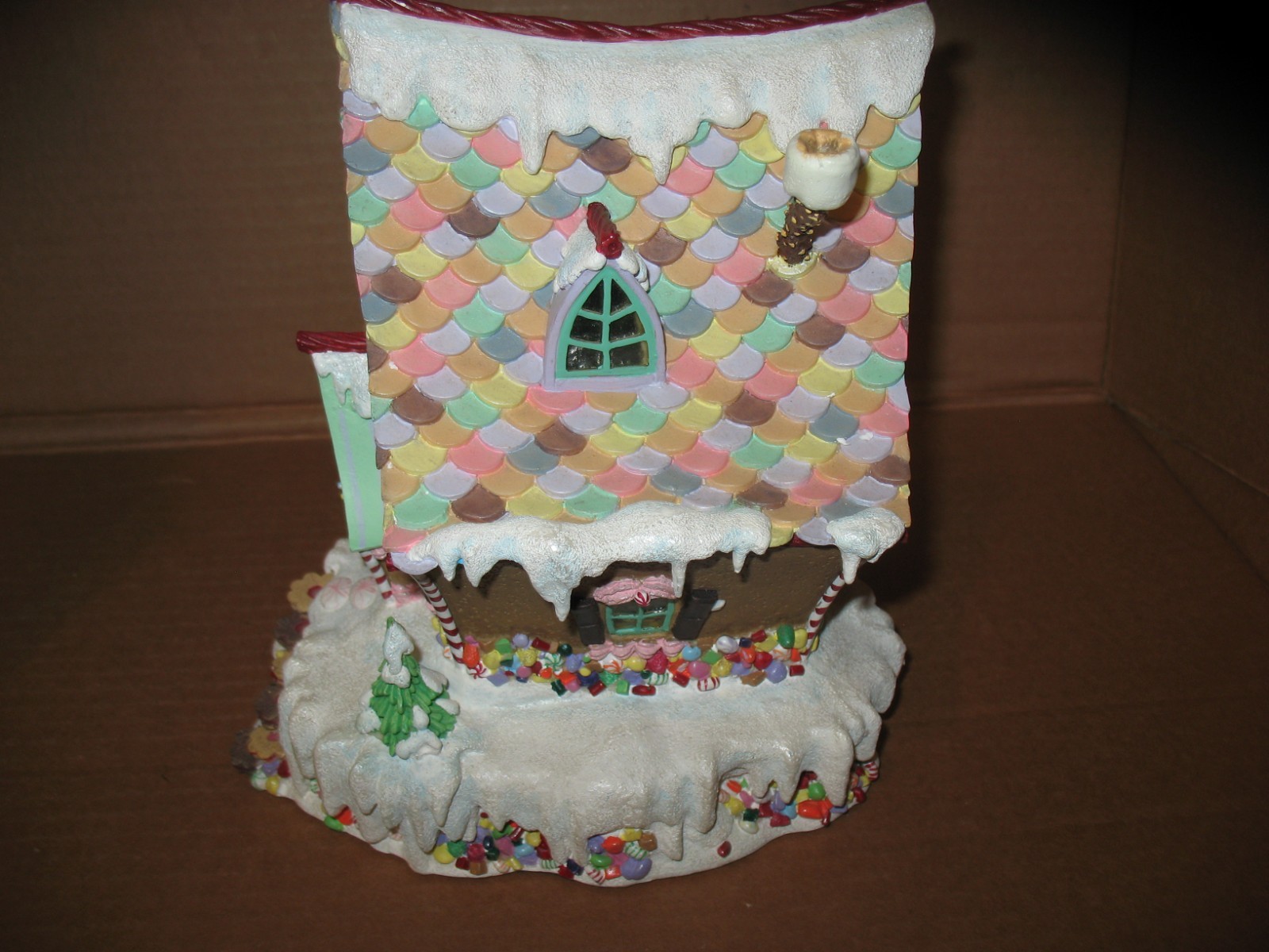 DANBURY MINT Home Sweet Home Ceramic Gingerbread House Christmas Light up w/Box