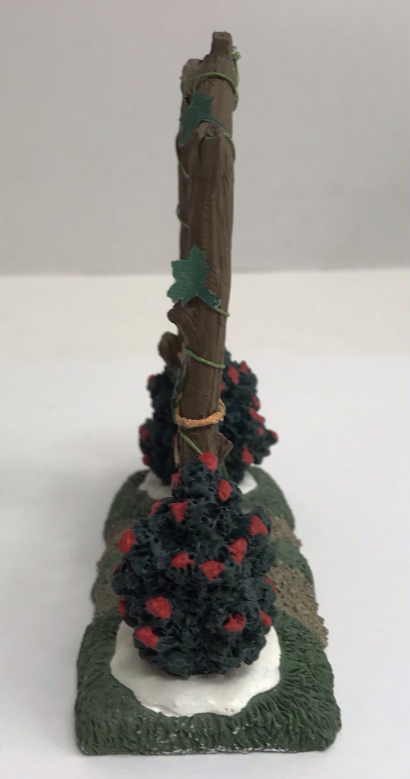 Department 56 Woodland Arbor Gate Christmas Village Accessory #4038871