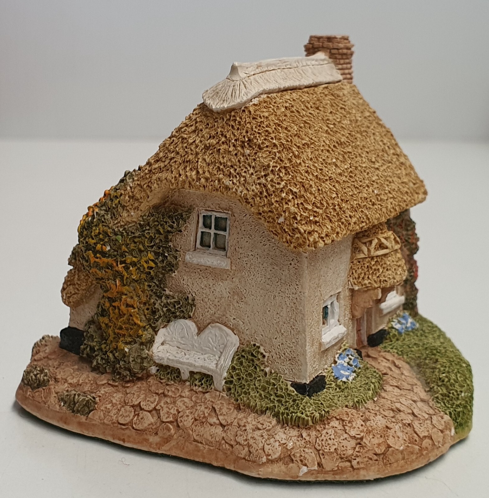 Lilliput Lane Otter Reach c1990-96 Miniature Handmade in Cumbria, England 6cm