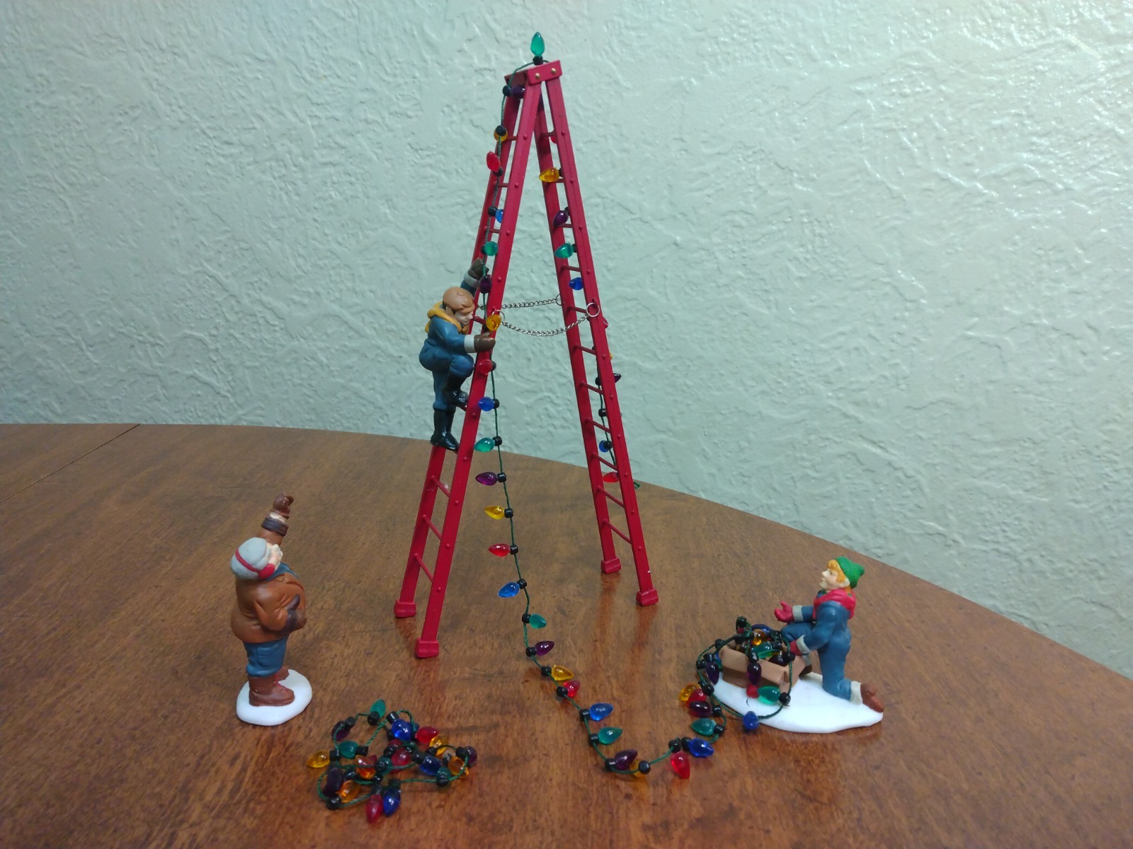 Heritage Village Dept 56 Collection Town Tree Trimmers No. 5566-2 Complete