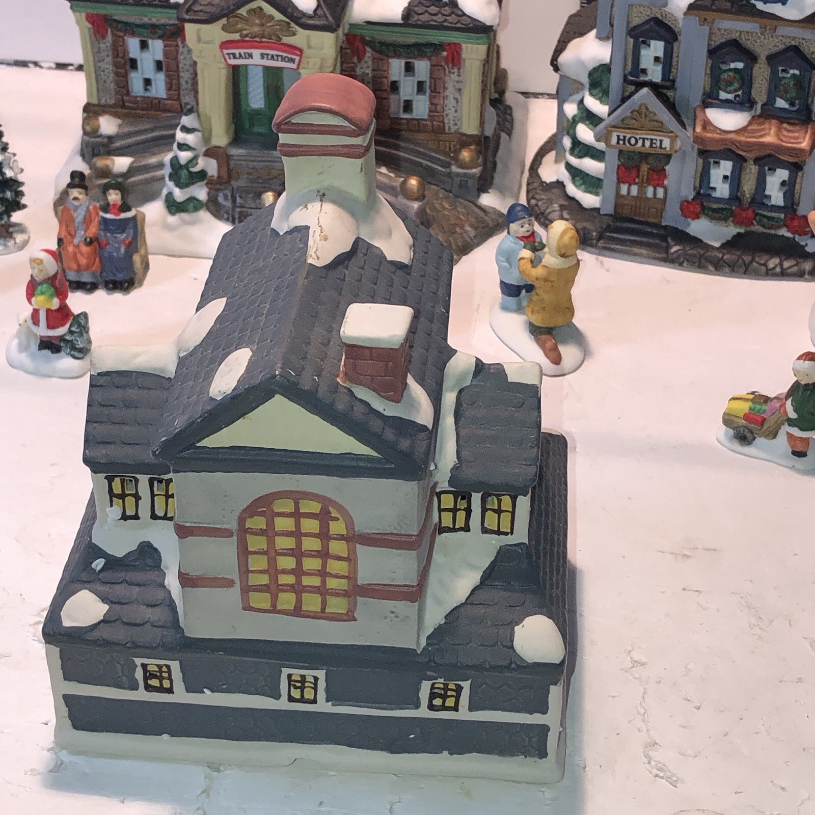 Galleria Hand Painted 20 Pc. Porcelain Christmas Village Box 2 Pc. are missing