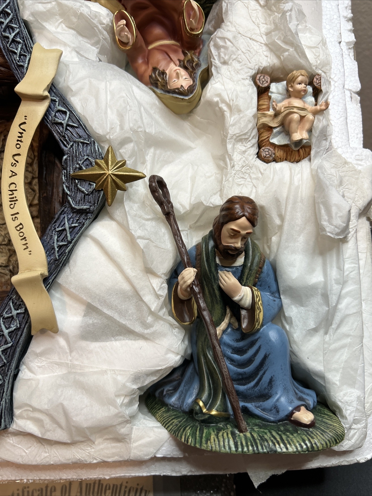 Thomas Kinkade Nativity Hawthorne Village Holy Family & Creche Joseph Mary Jesus