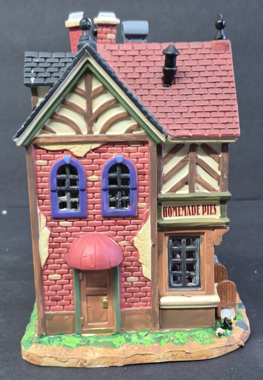 Lemax Churchills Bakery Bistro Lighted Building Holiday Building Retired