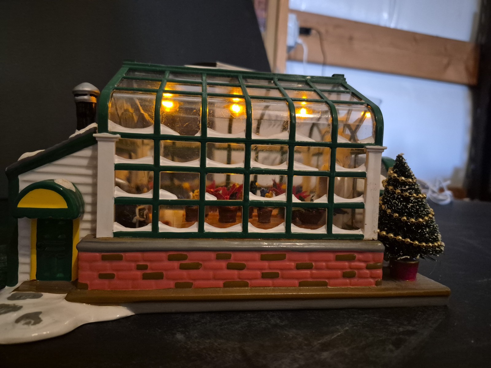 The Bachman Greenhouse 1996 Dept 56