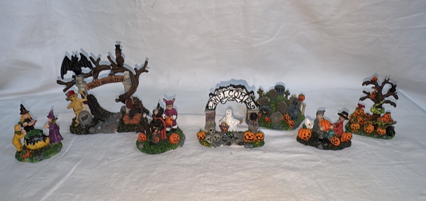 Lot of 7 Spooky Town Halloween Figures Archways Cemetery Ghost Witches Jack’o’La