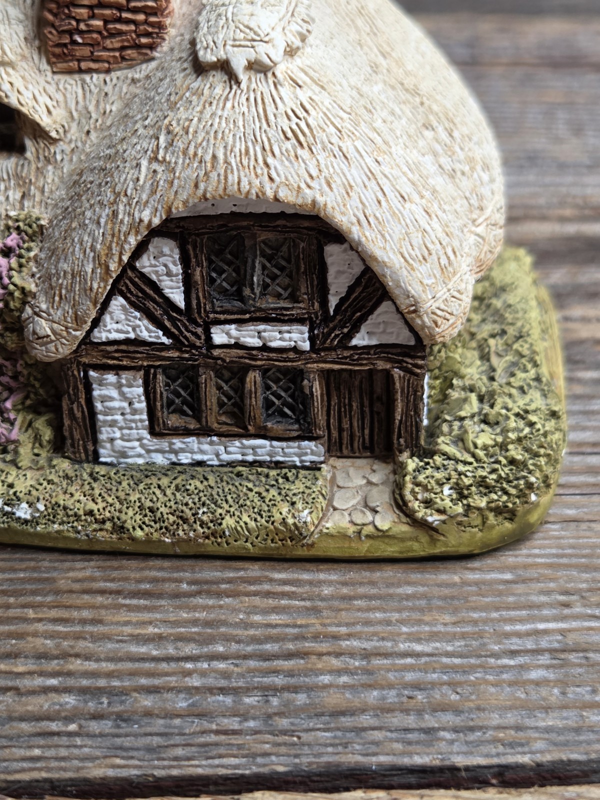 Lilliput Lane Cottages “April Cottage” Signed 1984 Unboxed