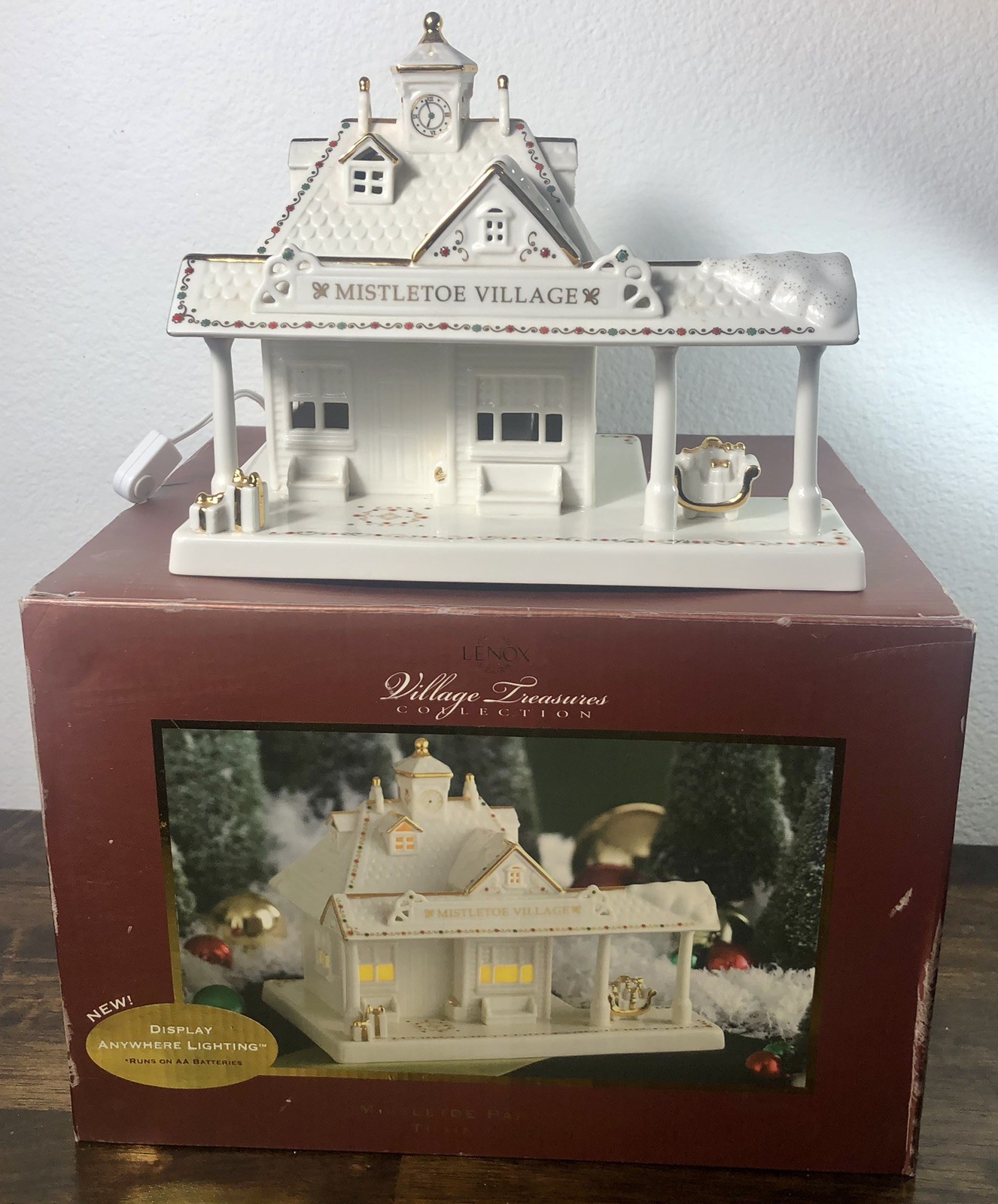 Lenox Mistletoe Park Train Station Village Treasures 2006 Retired, Original Box