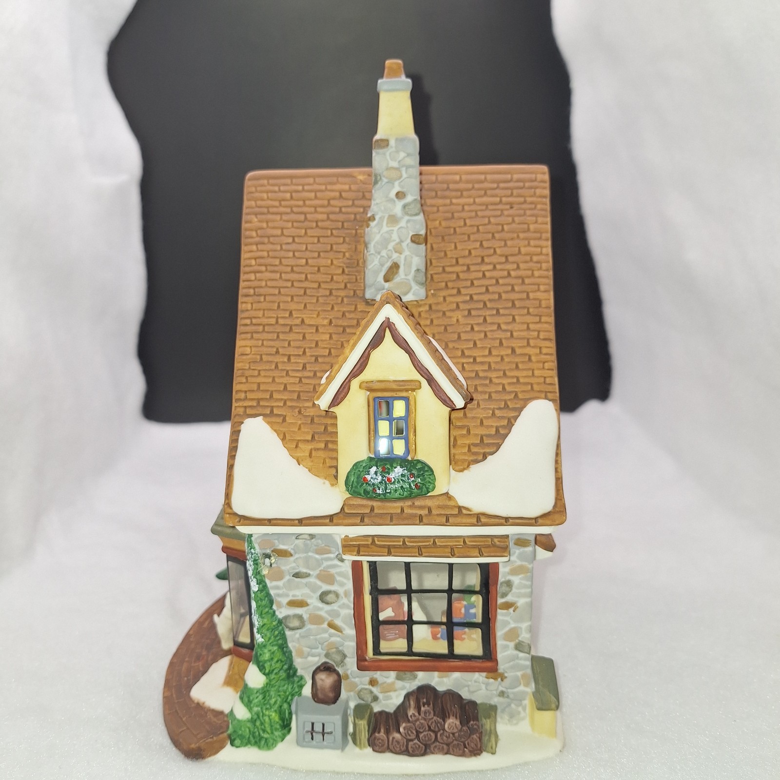 Santa’s Workbench Collection The Precious Pet Store Christmas Village House EUC