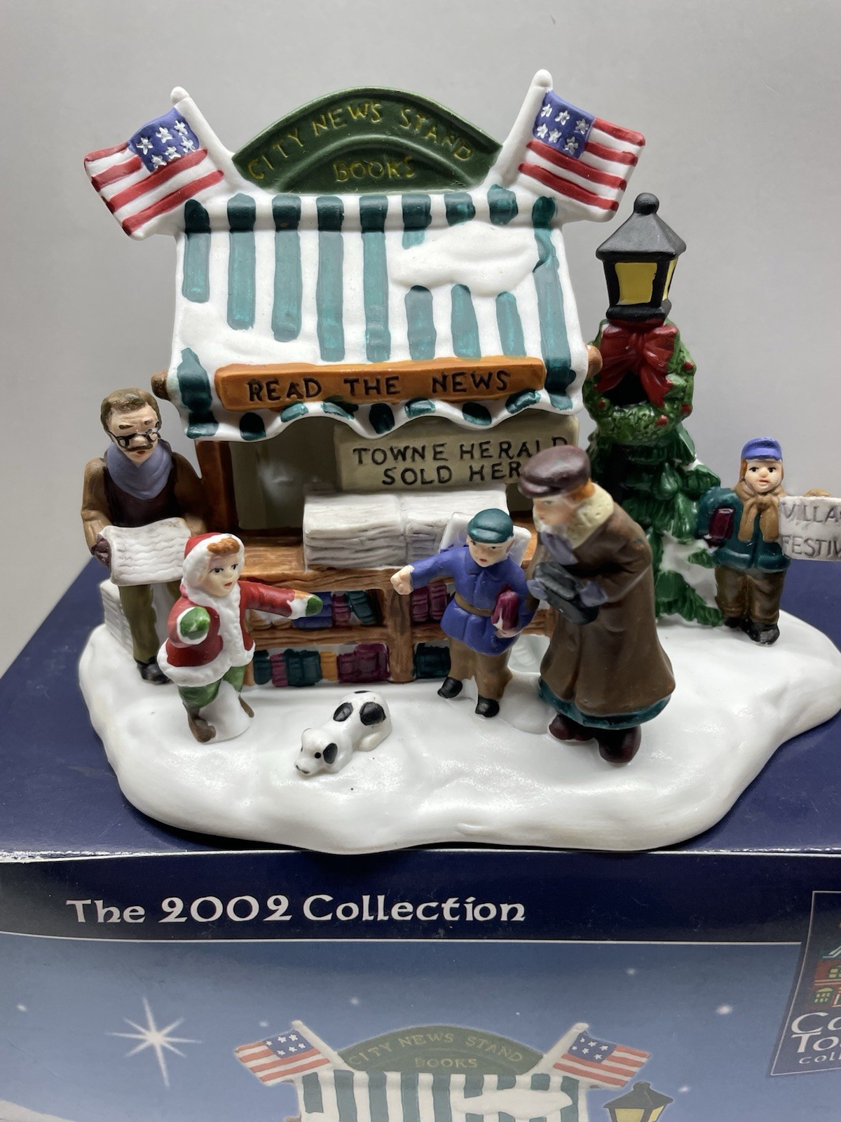 Carole Towne City Newsstand 2002 Collection Christmas Village Building