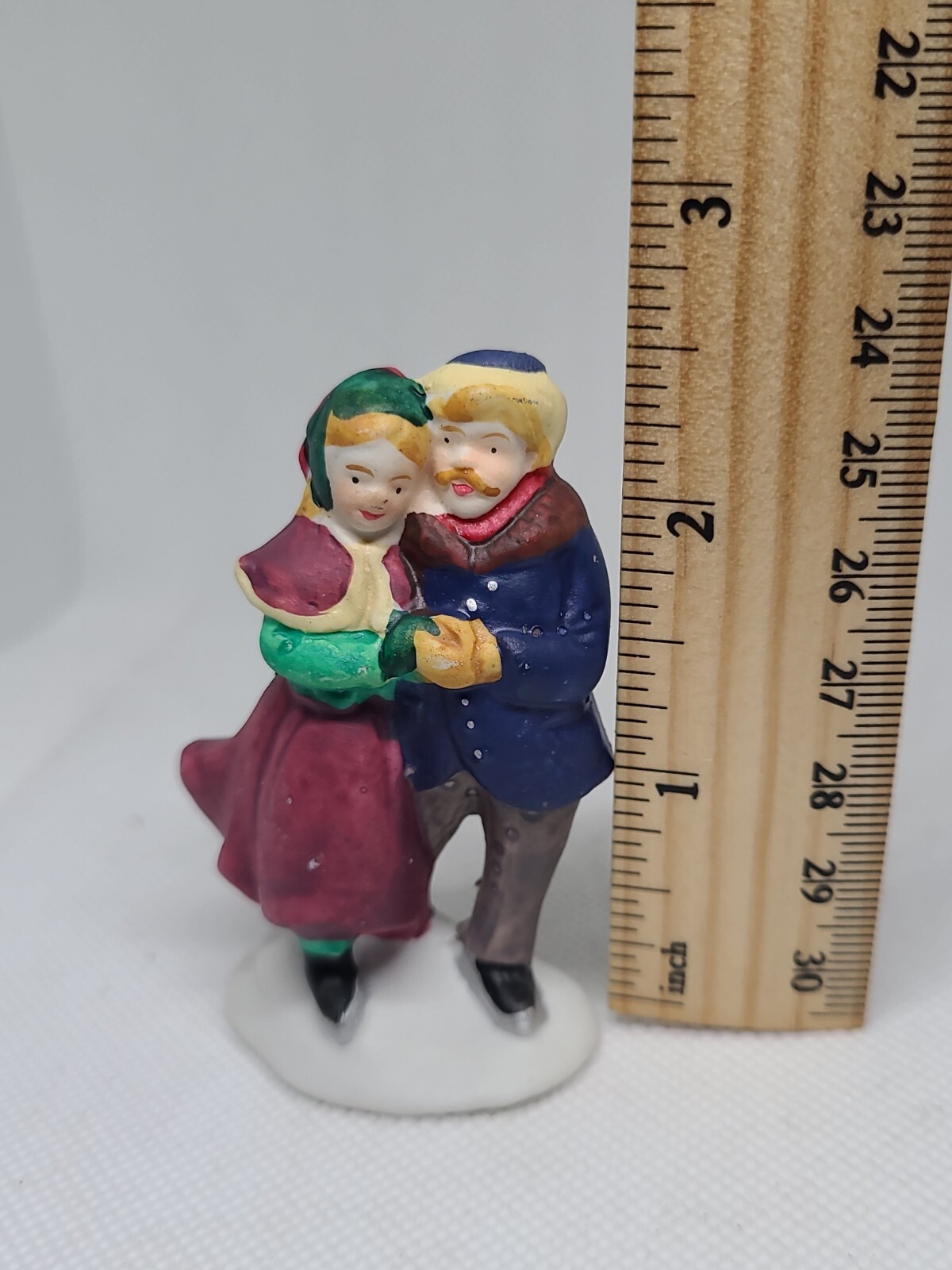 Lemax Christmas Couple skating Figurine 2.5″ NO BOX