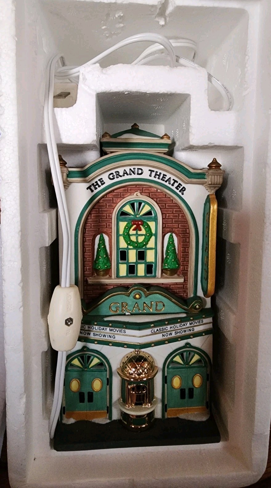 Department 56 Christmas In The City The Grand Movie Theater #58870 w/light