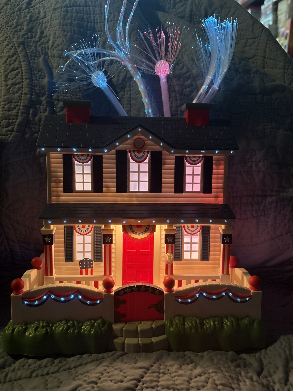 Vintage Avon Patriotic Lighted Fiber Optic House 4th of July Village 2003 Works