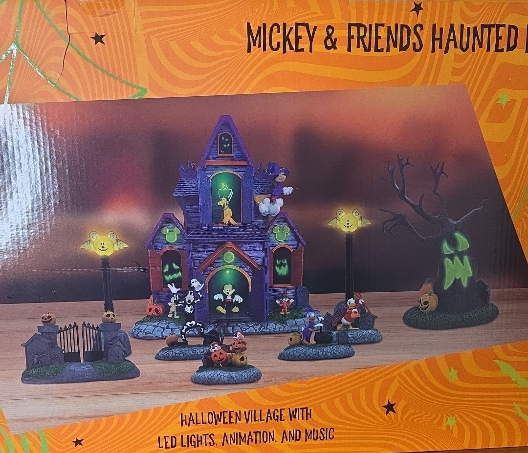 Disney Mickey & Friends Haunted House Halloween Village 9-Piece Set Lights NEW