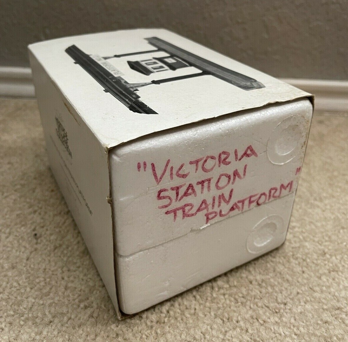 Dept 56 Heritage Village Collection Victoria Station Train Platform NEEDS REPAIR