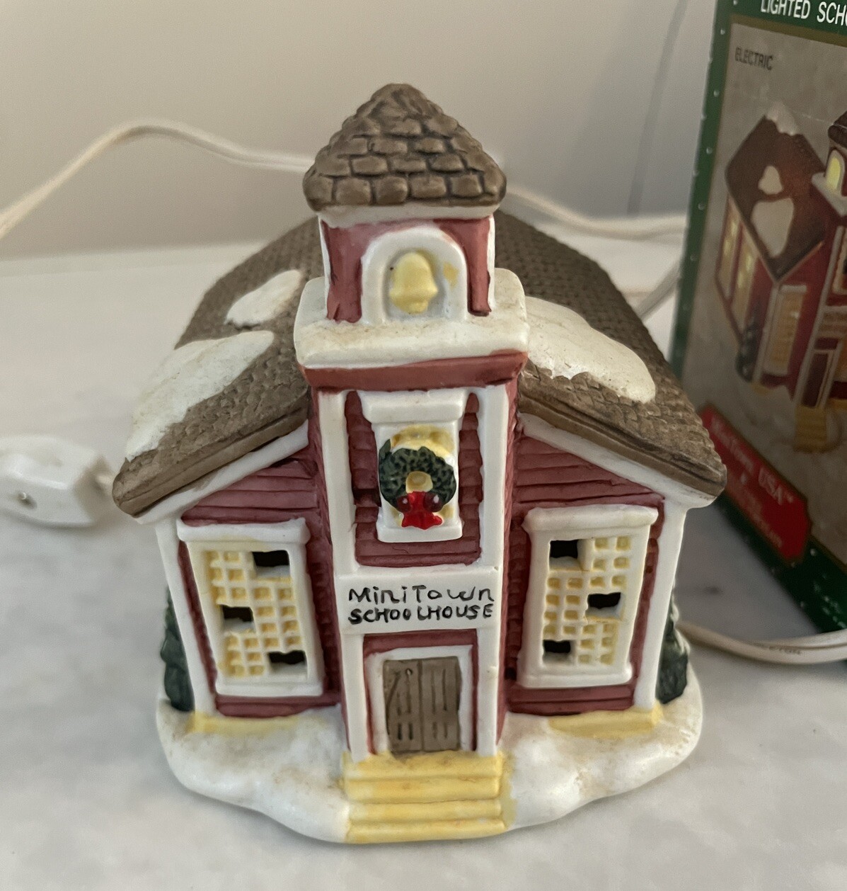 Vintage MiniTown USA Schoolhouse Light-up Christmas Village 90s Tested Works