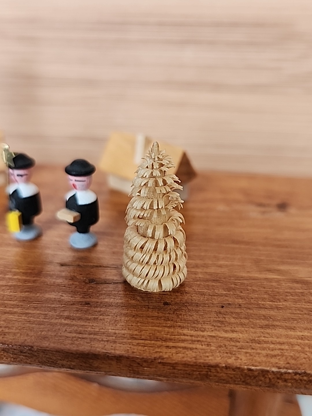 VINTAGE LOT miniature Seiffener Church with Tree, Houses, Carolers Christmas Set