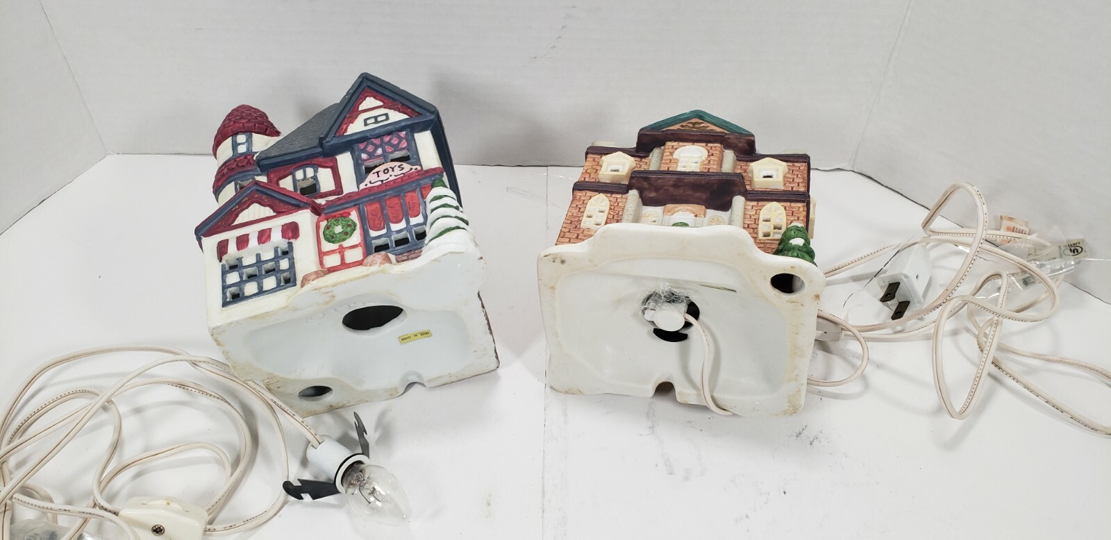 CHRISTMAS Grandeur Noel Snowflake Village Collector’s Edition Toys & Church 1994