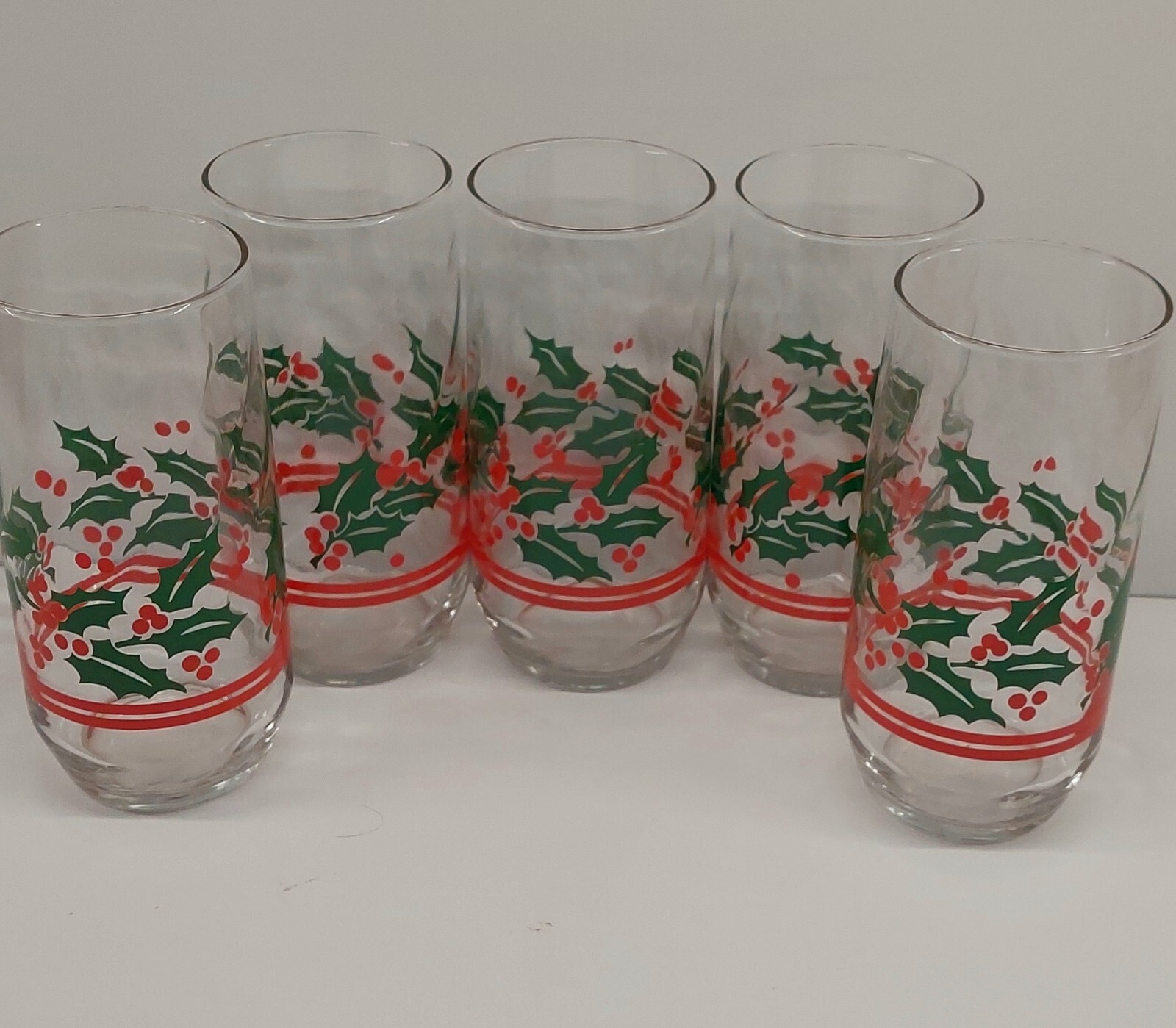 Vintage Holiday USA Collection (5) Glass Tumblers Christmas Holly Berry 17oz 6″H