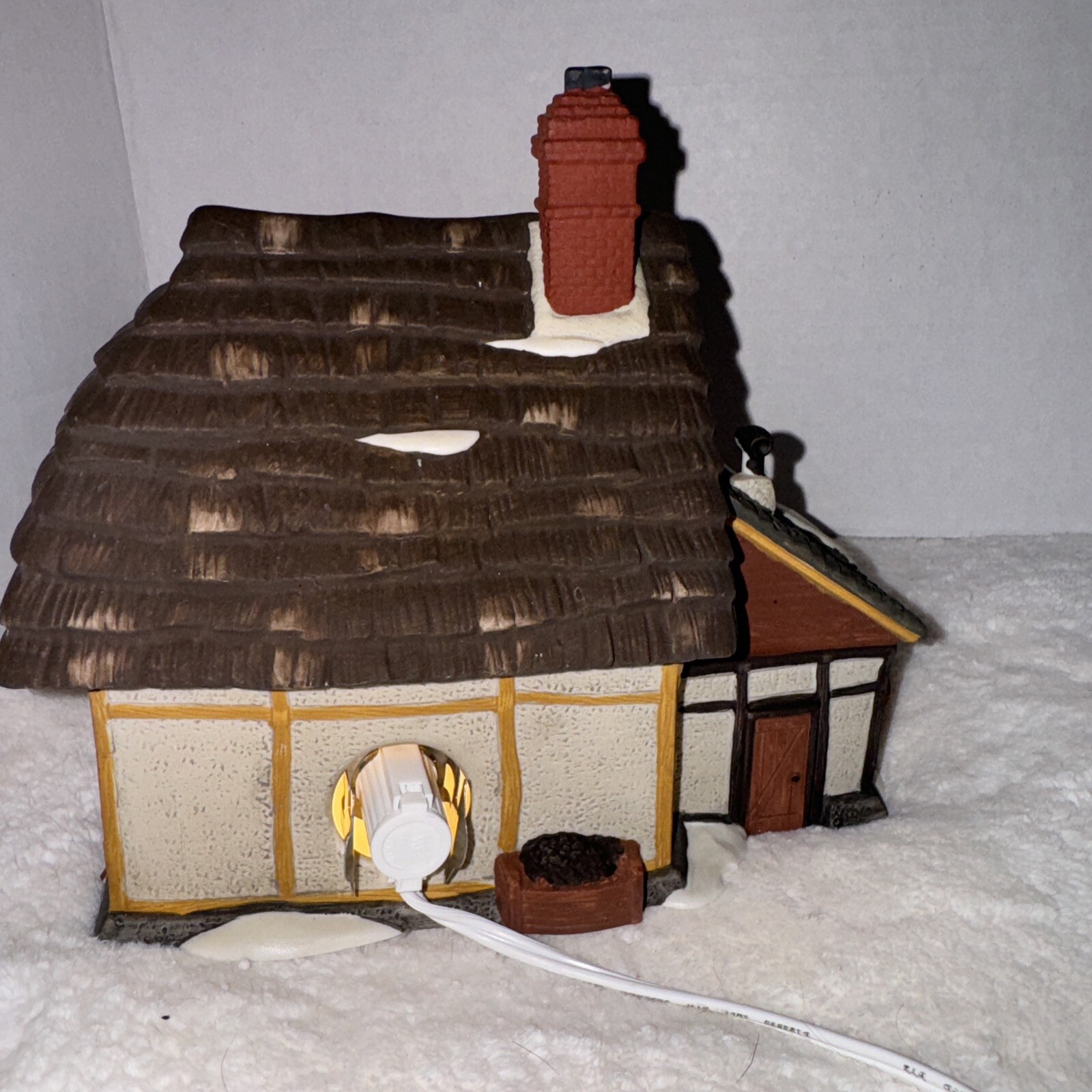 Dept 56 Dickens Village Series MR & MRS PICKLE Antique store 58246 Christmas