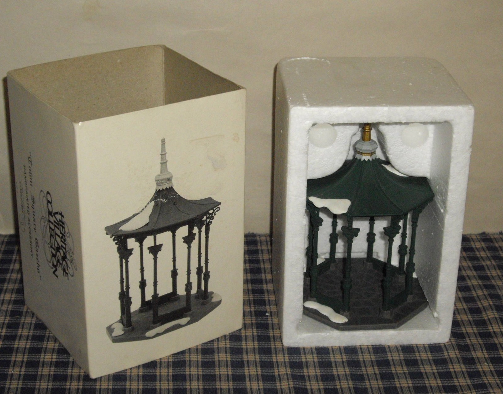 Dept. 56 Heritage Village Town Square Gazebo #5513-1 in box
