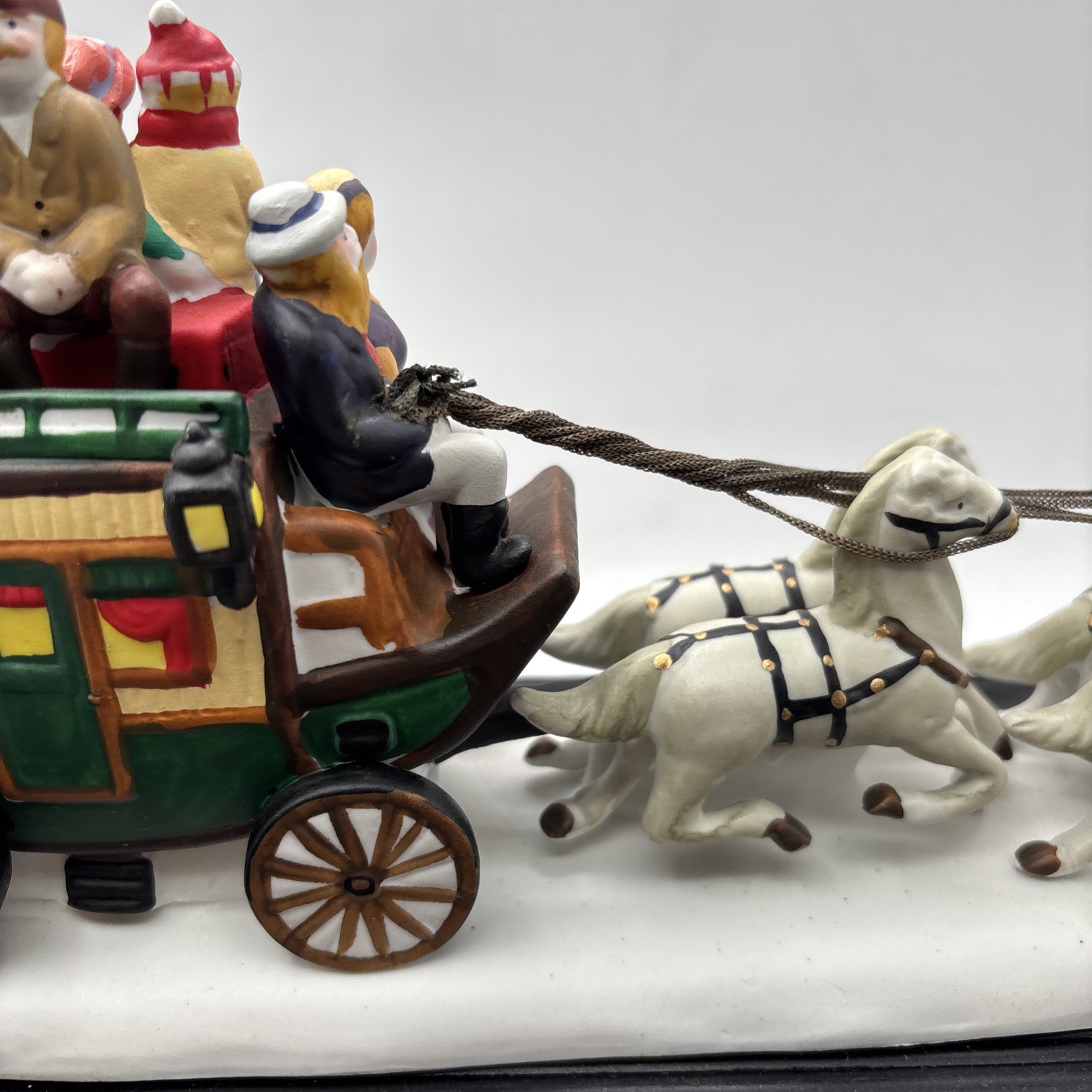 Lemax 1993 Victorian Horse-Drawn Coach Carriage Ceramic Christmas Figurine BOXED