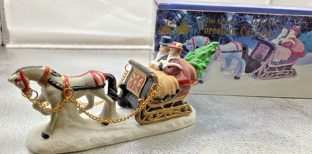Dickens Keepsake porcelain Carriage horse-drawn couple Village accessory c56