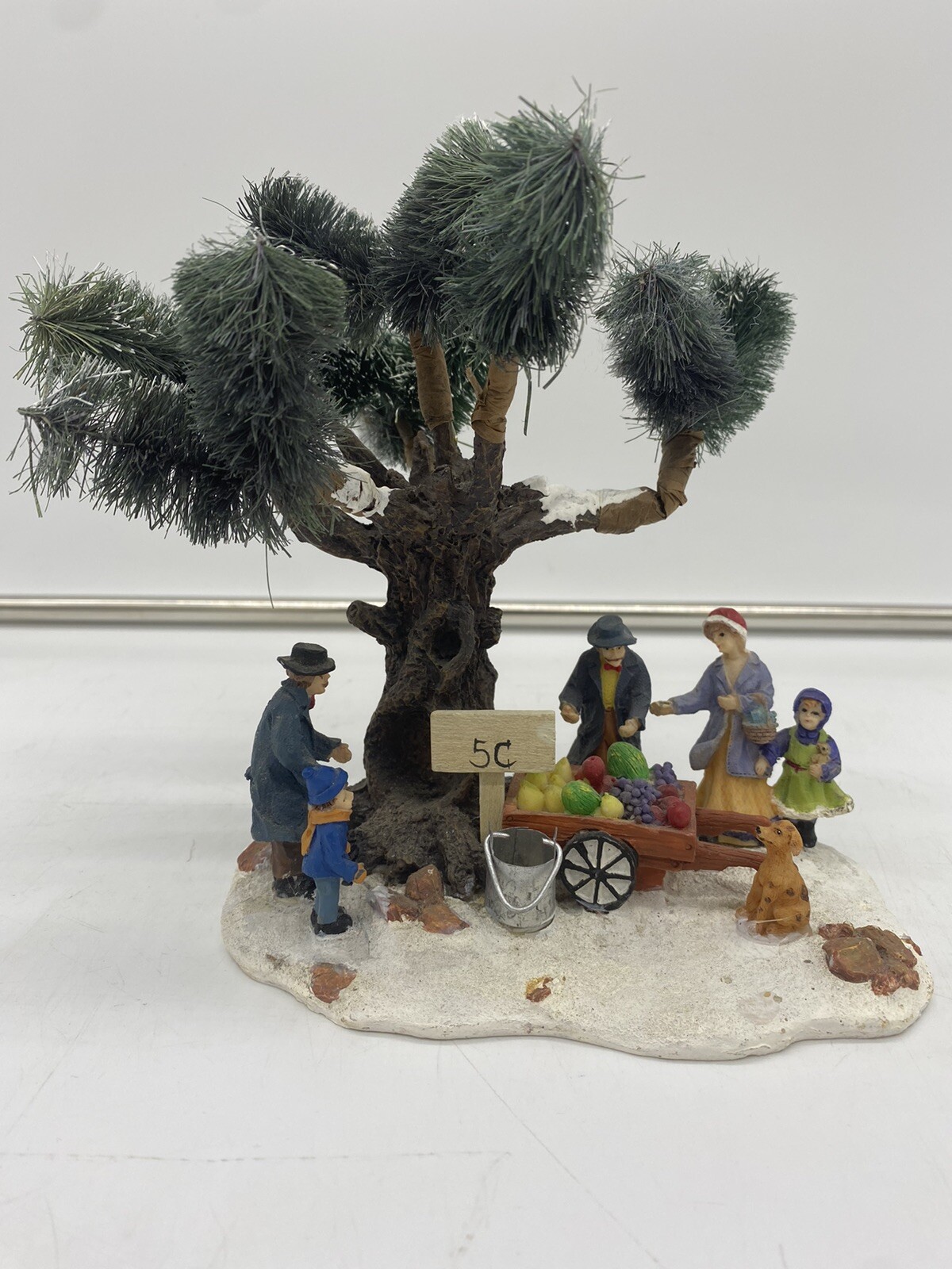 Rare Christmas Village Food Fruit Stand Vendor Cart 5¢ under Tree 5 people +dog