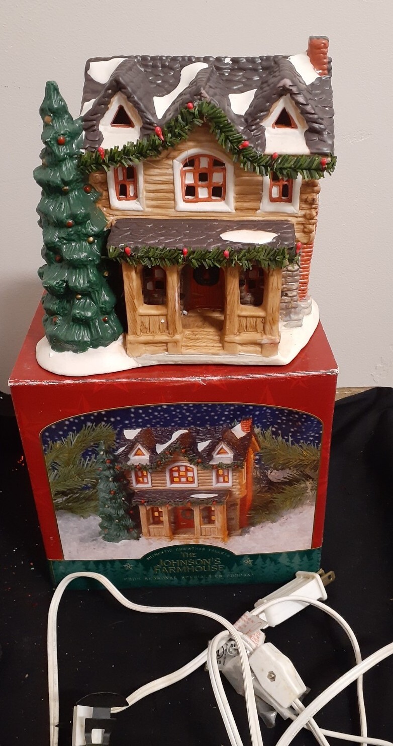 VINTAGE Christmas Valley The Johnson’s Farmhouse 1996 in Box