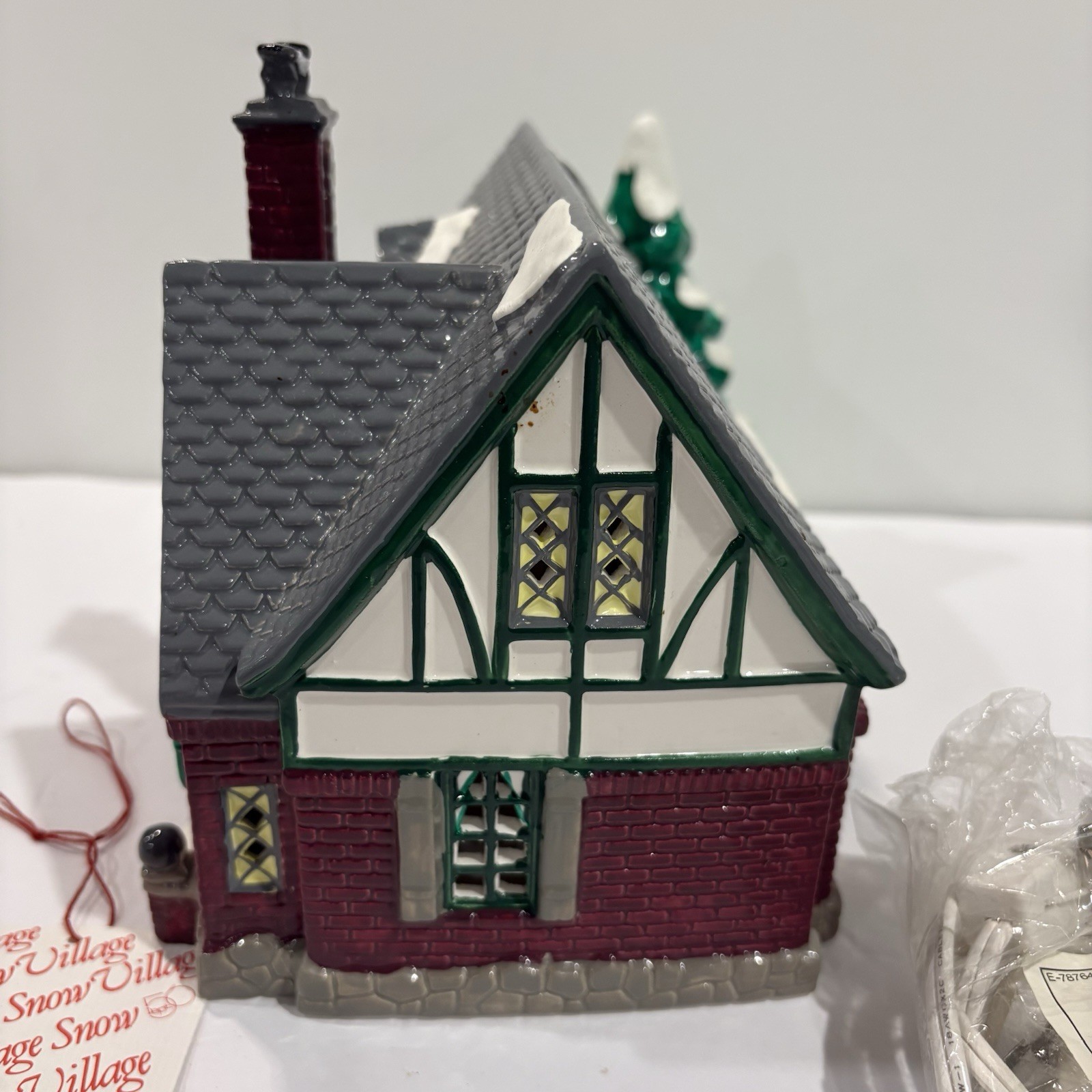 Department 56 Snow Village “OAK GROVE TUDOR” Robison HD Christmas House RETIRED