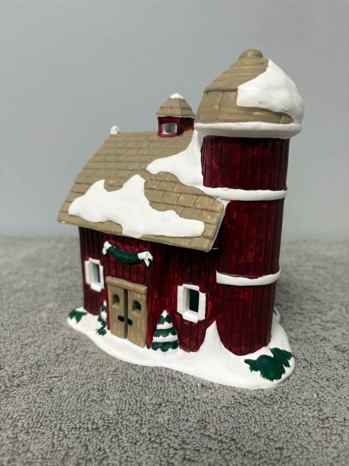 Pacific Rim Electric Ceramic Madison Barn w/box & Light Cord. #1914