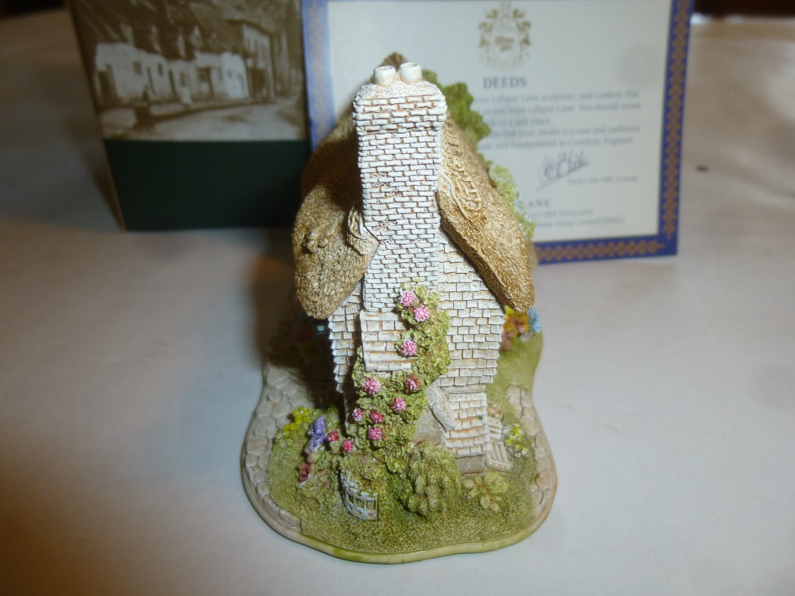 Lilliput Lane “Fresh Today”, 1999/2000 Collectors Club With Box and DEED