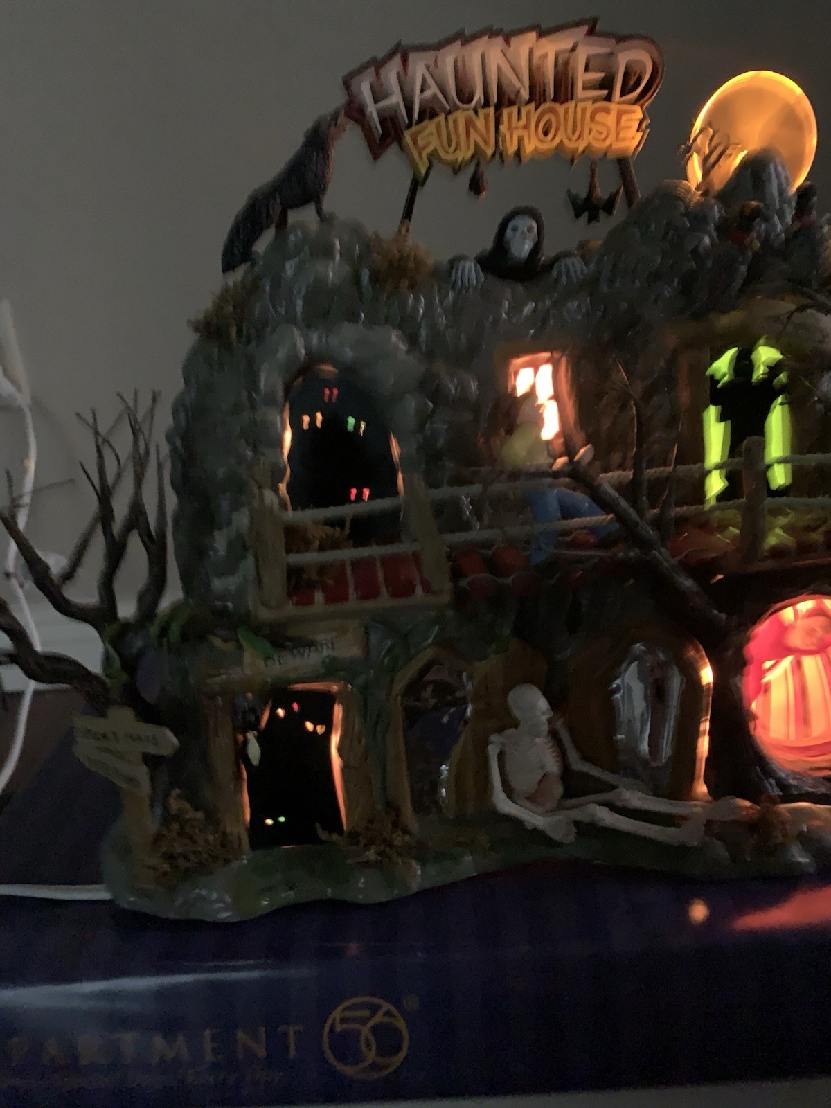 Department 56 Snow Village Halloween Haunted Fun House #56.55094 Retired 2001