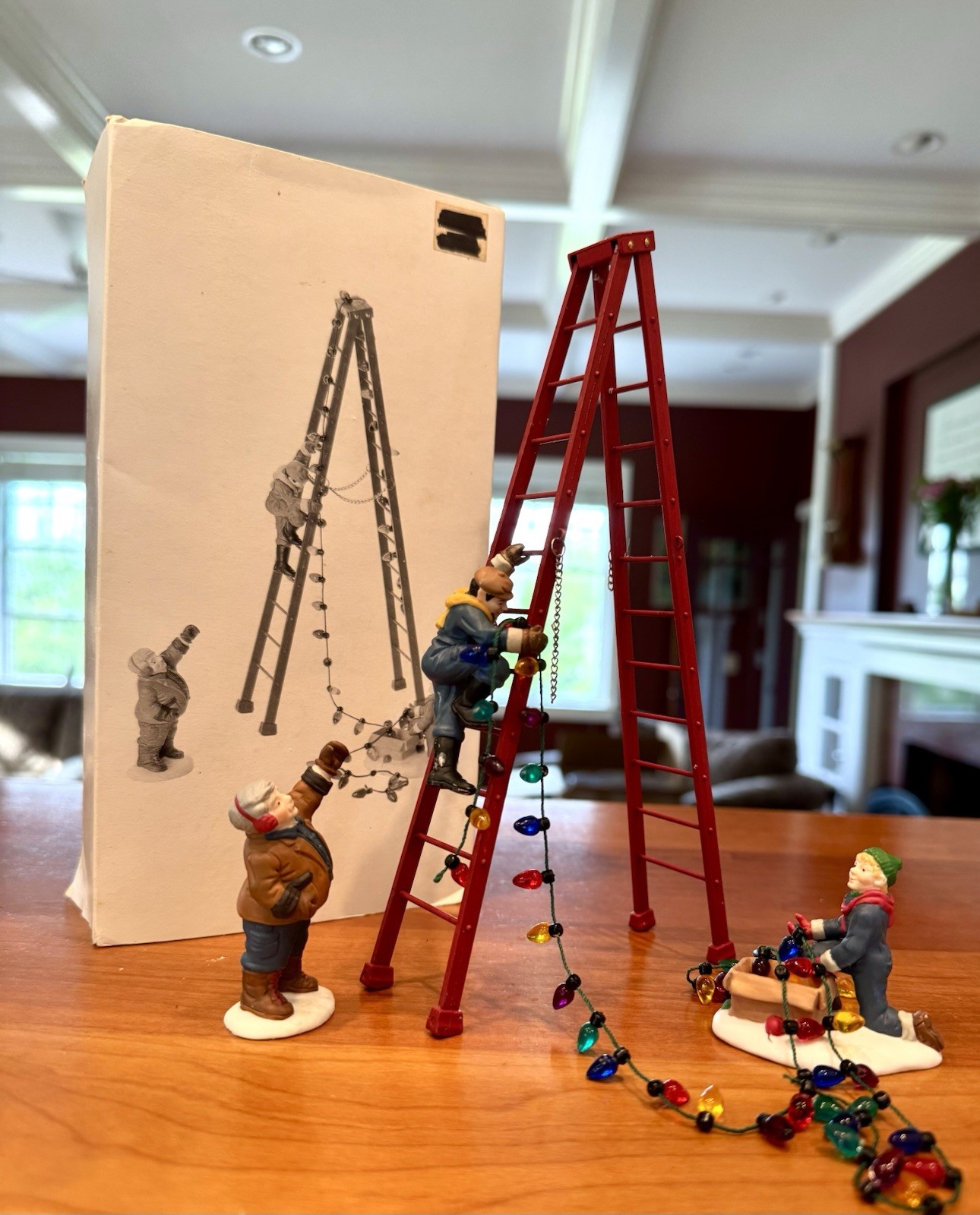 Department 56 Heritage Village TOWN TREE TRIMMERS Figures 55662 READ