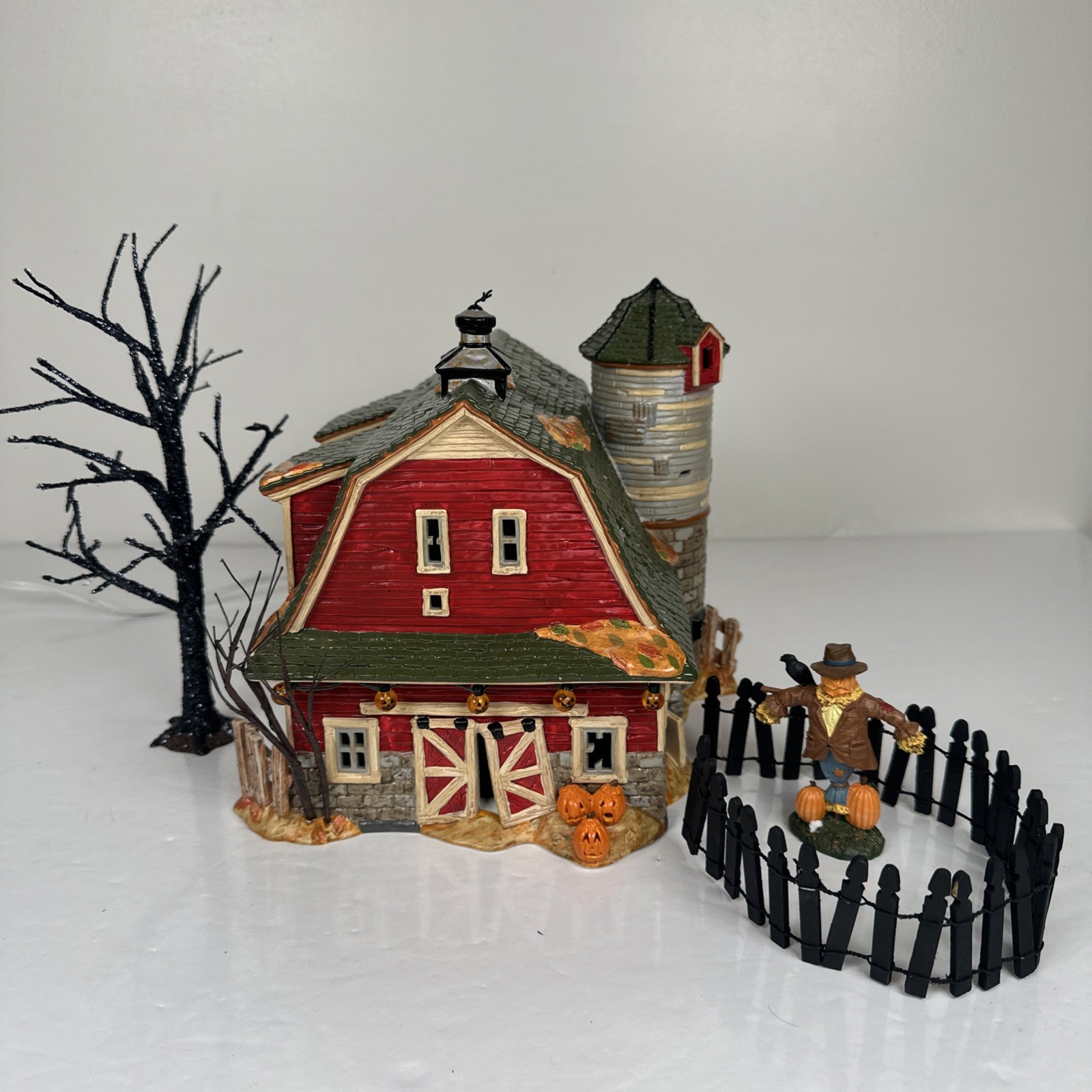 Department 56 SV Halloween Haunted Barn #55060 Retired Lights Sounds Works !!