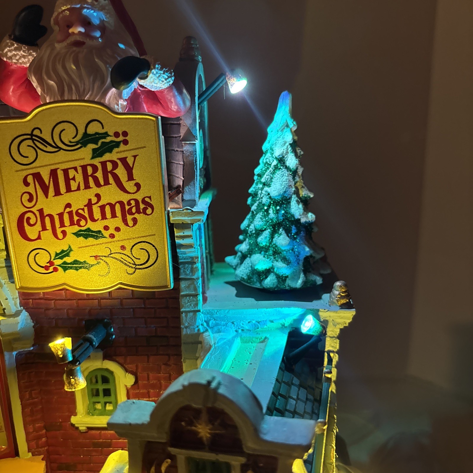 Lemax #05700 Tinseltown Plaza (2020) NIB Sounds, Lights, and Animation