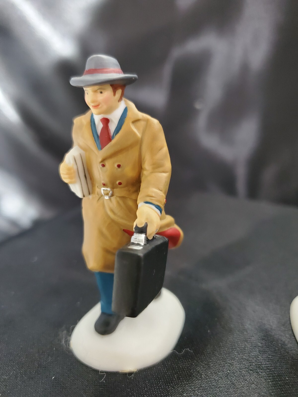 DEPT 56 CHRISTMAS IN THE CITY “BUSY CITY SIDEWALKS” #56.58956