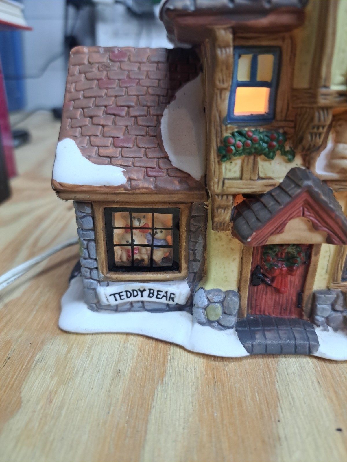 The Calico Cat Toy Shop Santas Workbench Collection O’Well Light 1999 No Box