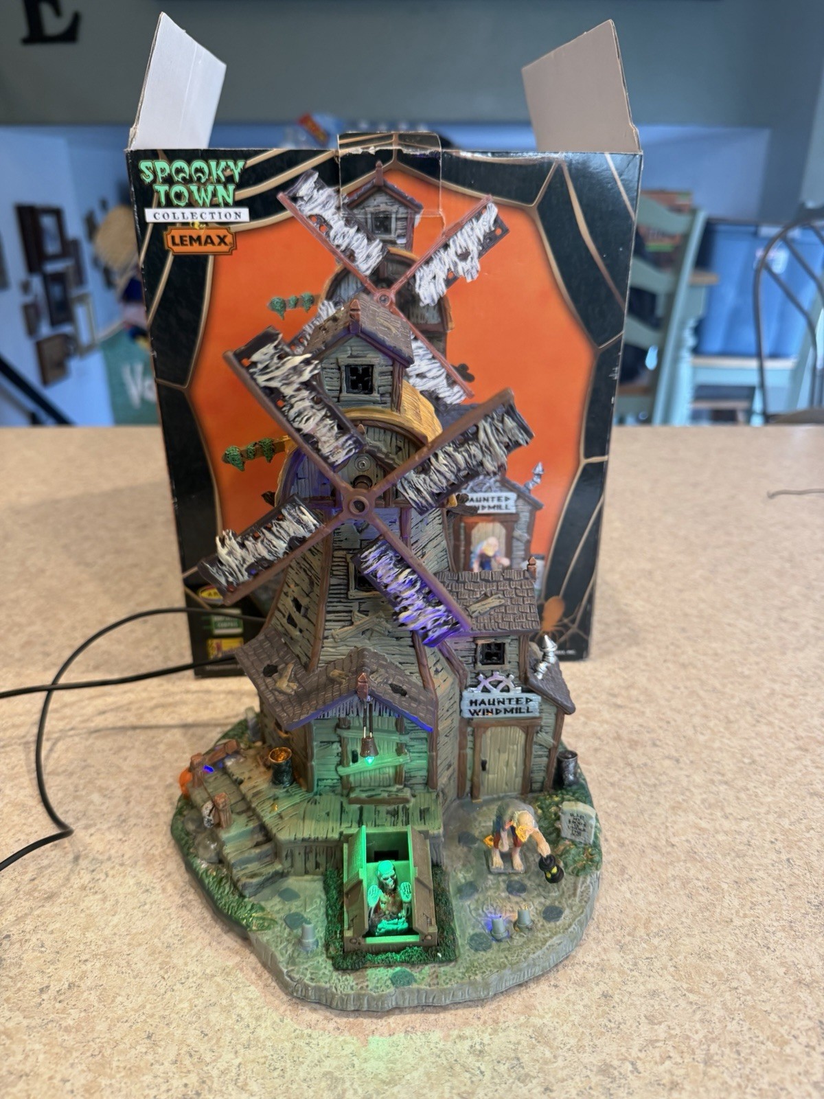 Retired Lemax Spooky Town Haunted Windmill Lights Sound Motion Works / Read