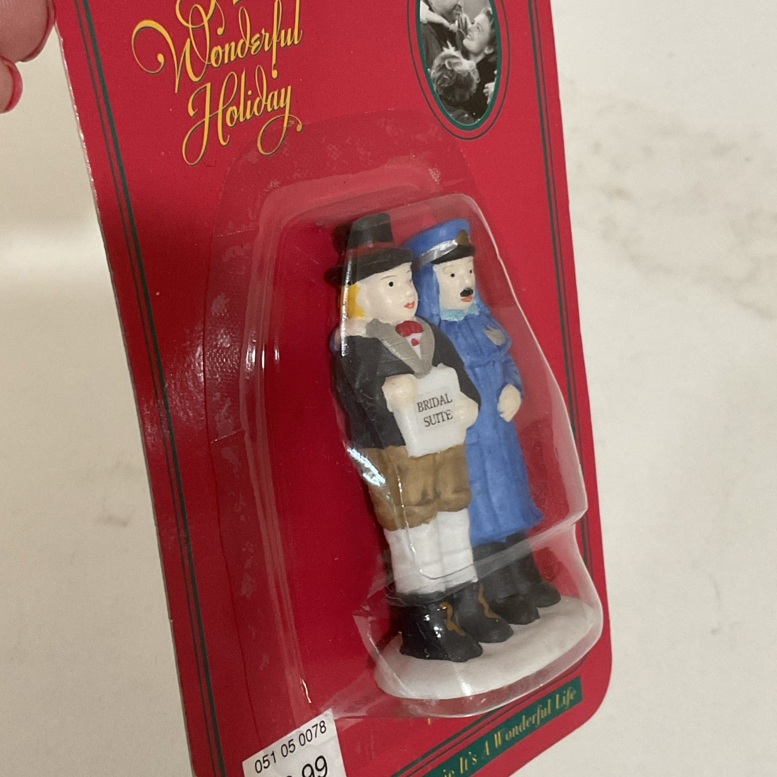 1997 It’s A Wonderful Life Bert & Ernie Serenading Porcelain Figurine New Sealed