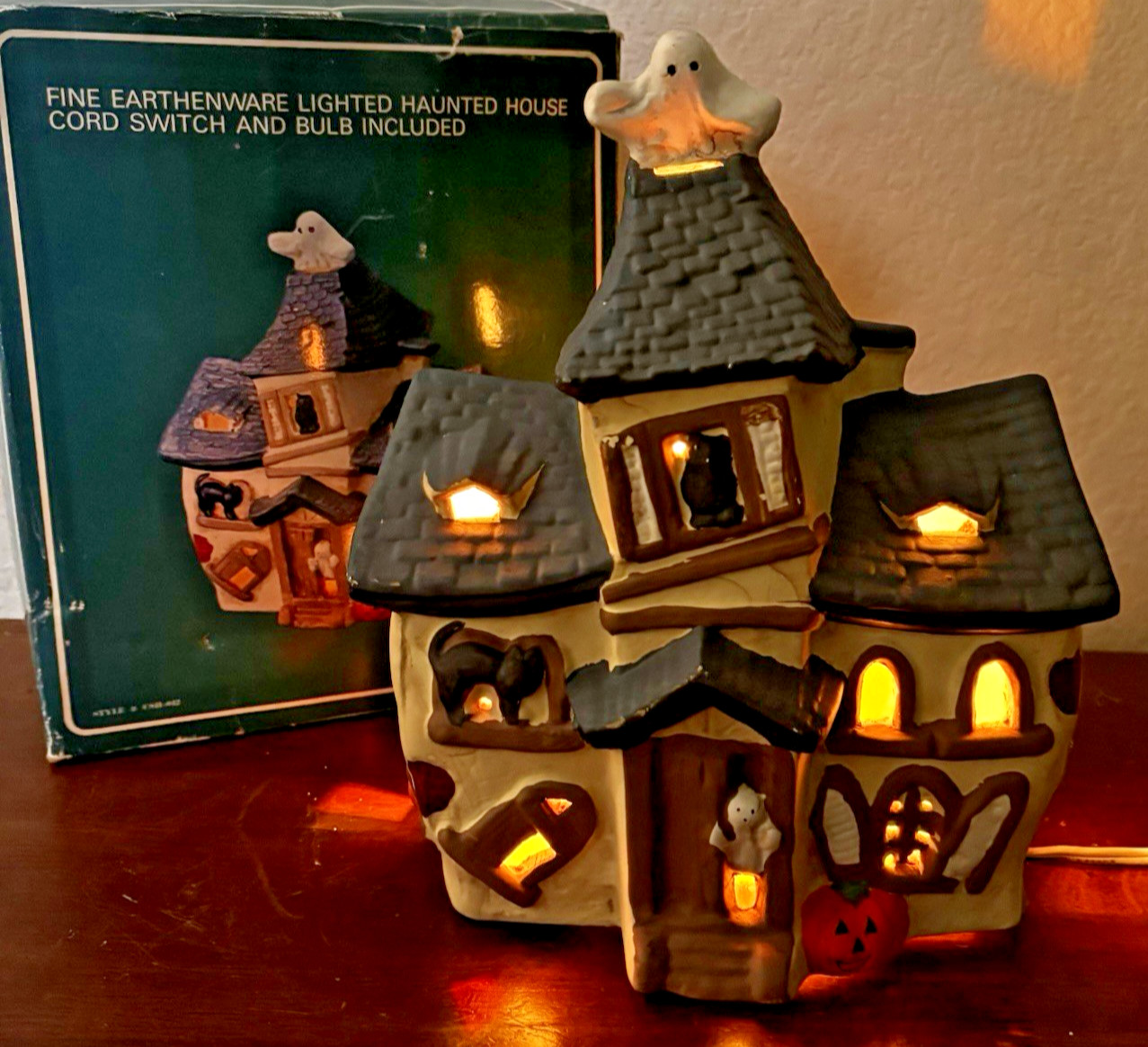 Vintage Lighted Haunted House Halloween Decor Ceramic Ghost House w/ Box L&L