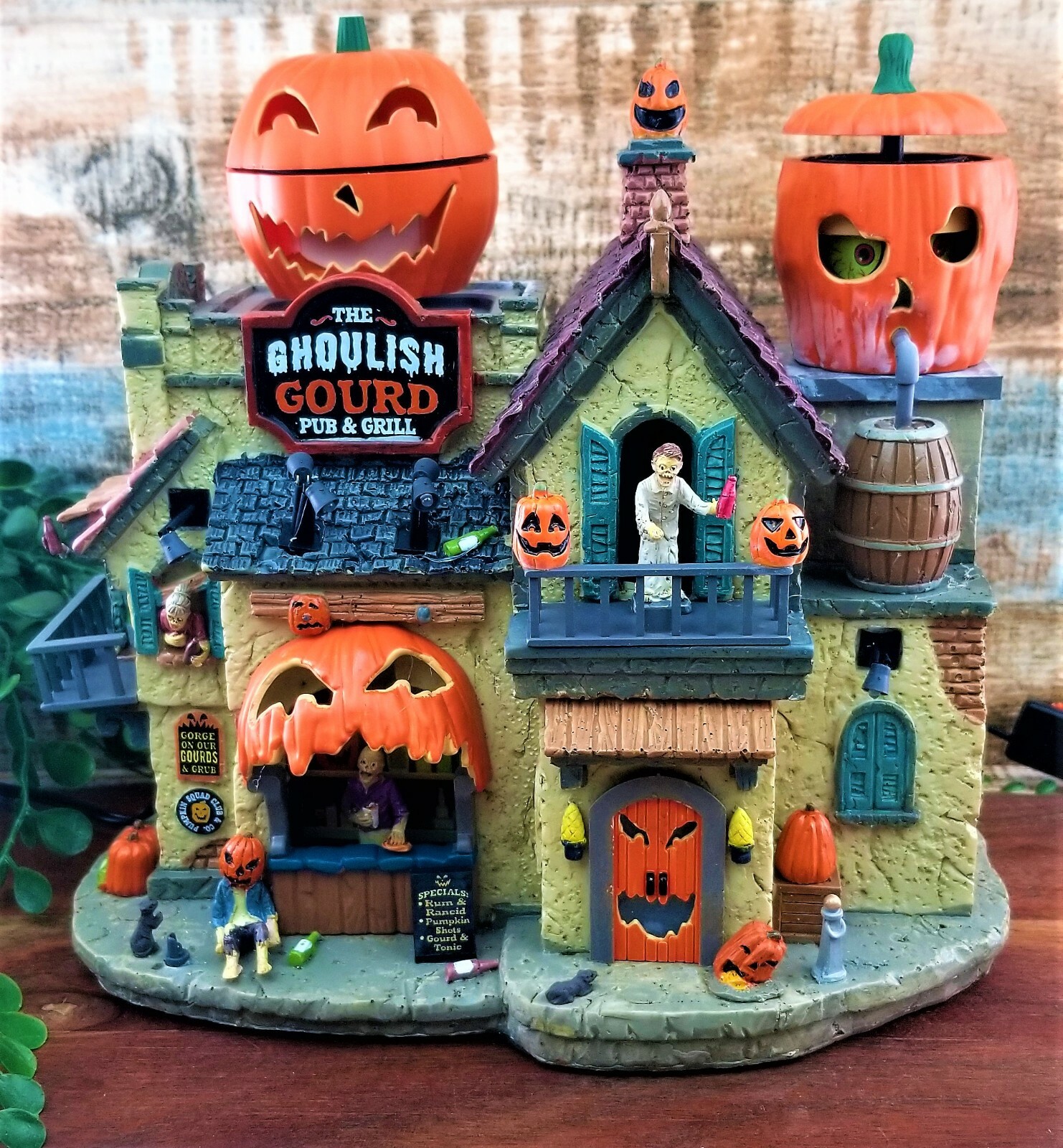Lemax Spooky Town Ghoulish Gourd Pub Lighted Animated Sound Carnival Ride VIDEO