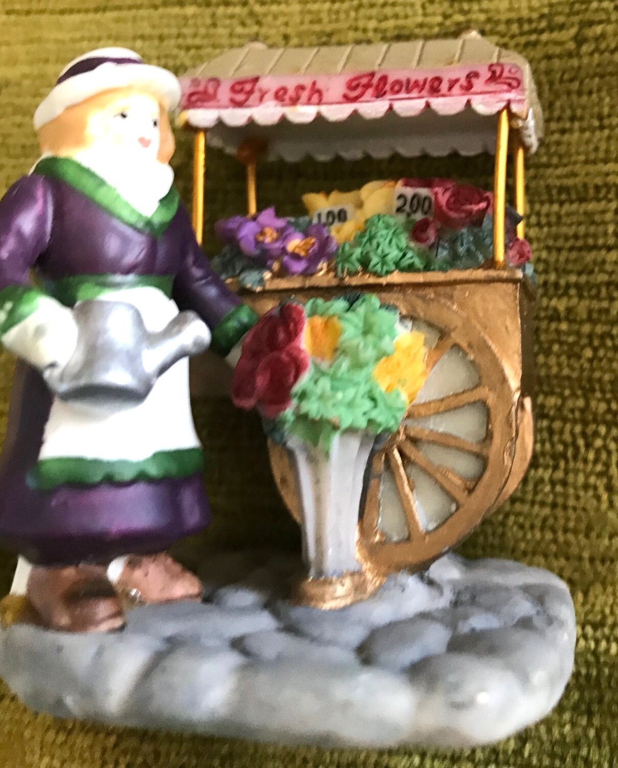 2001 Hershey’s Holiday Village Christmas Flower Cart Vendor