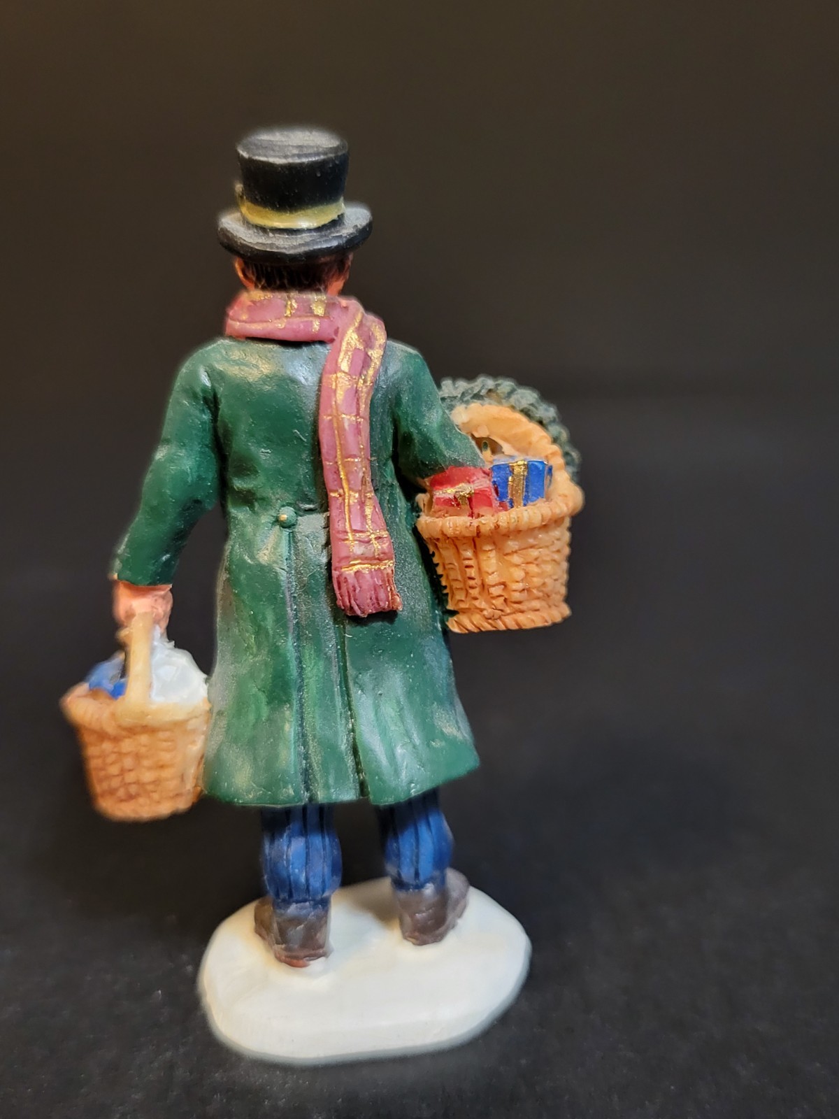 Lemax Christmas Village Town Bringing Christmas Cheer 92283 Man Wreath Goose