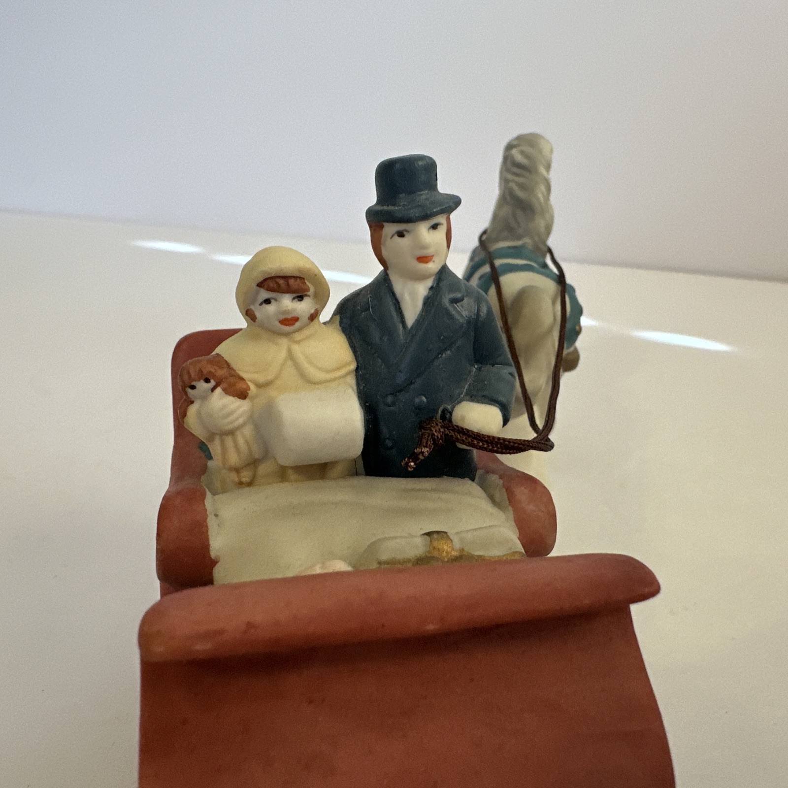 Vintage Venture Memories Porcelain Horse Drawn Carriage