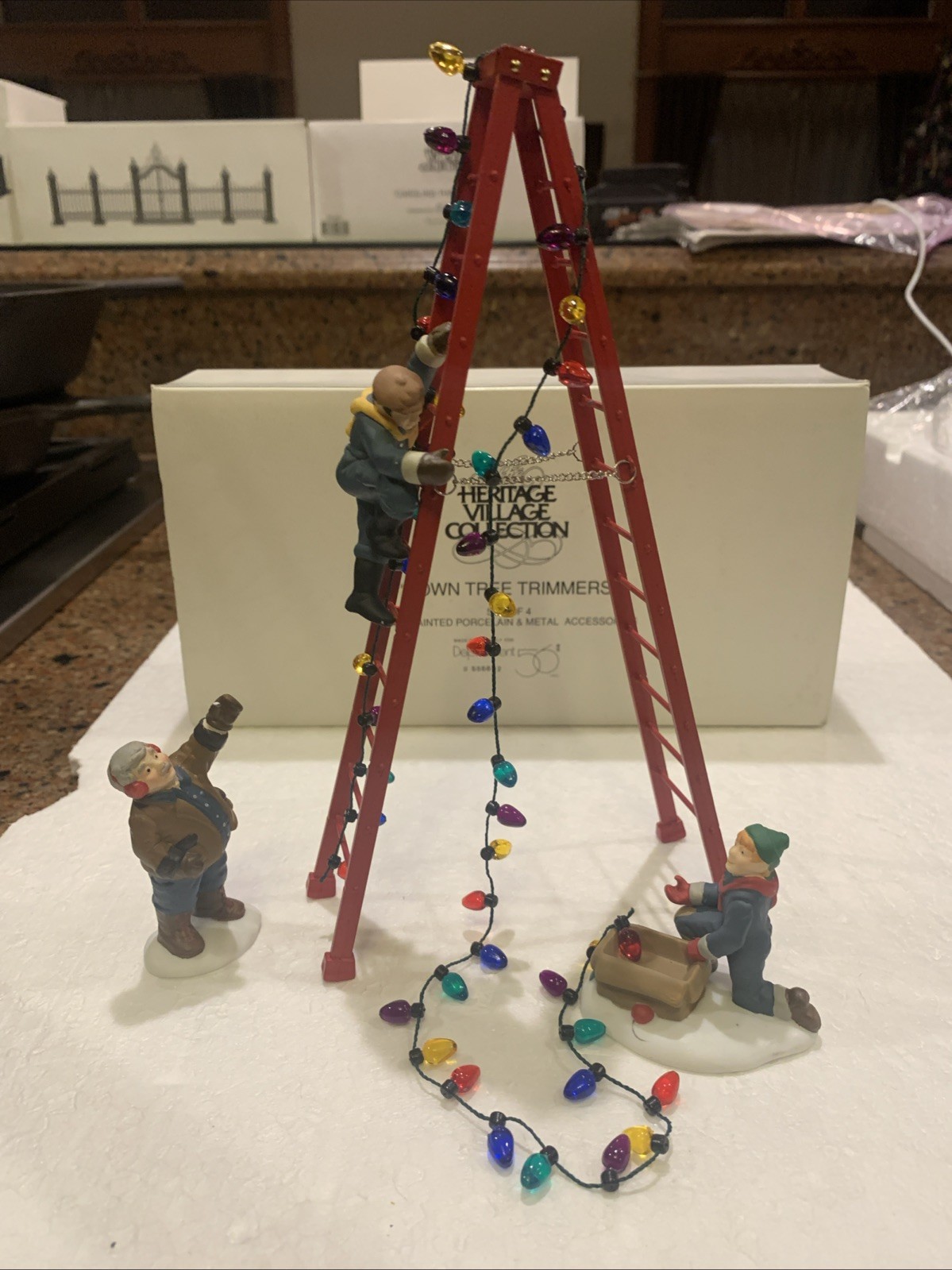 Dept. 56 Town Tree Trimmers Set/4 Retired 2001 Christmas in the City 55662 New