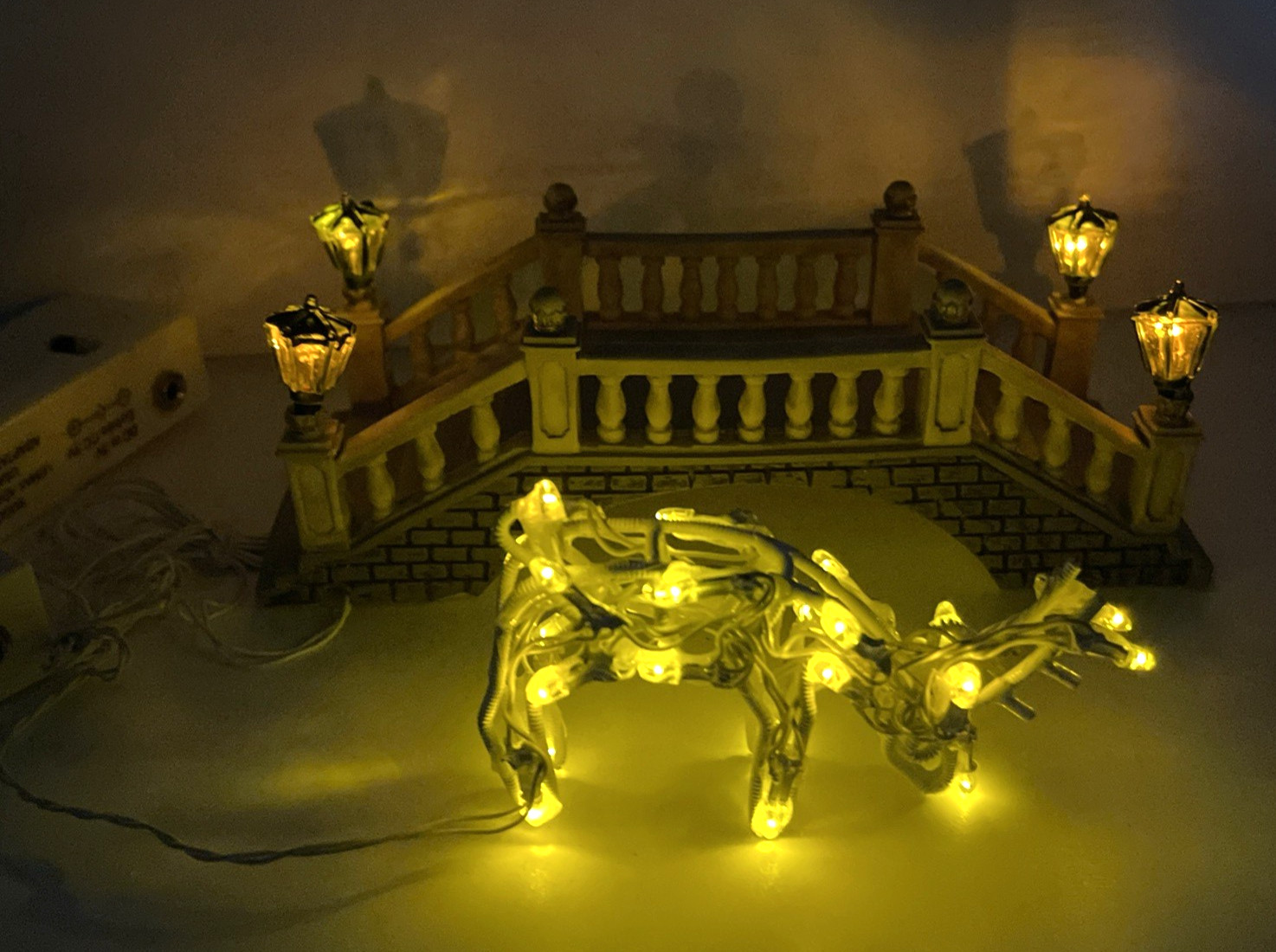 Vintage Lemax 1999 Lighted Foot Bridge & Deer & Plaza Flooring Mats – Read