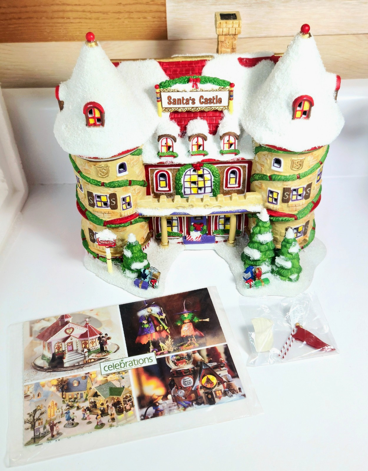 Dept 56 Santa Claus is Comin’ to Town Lighted Santa Claus Castle 2005 NEW in BOX