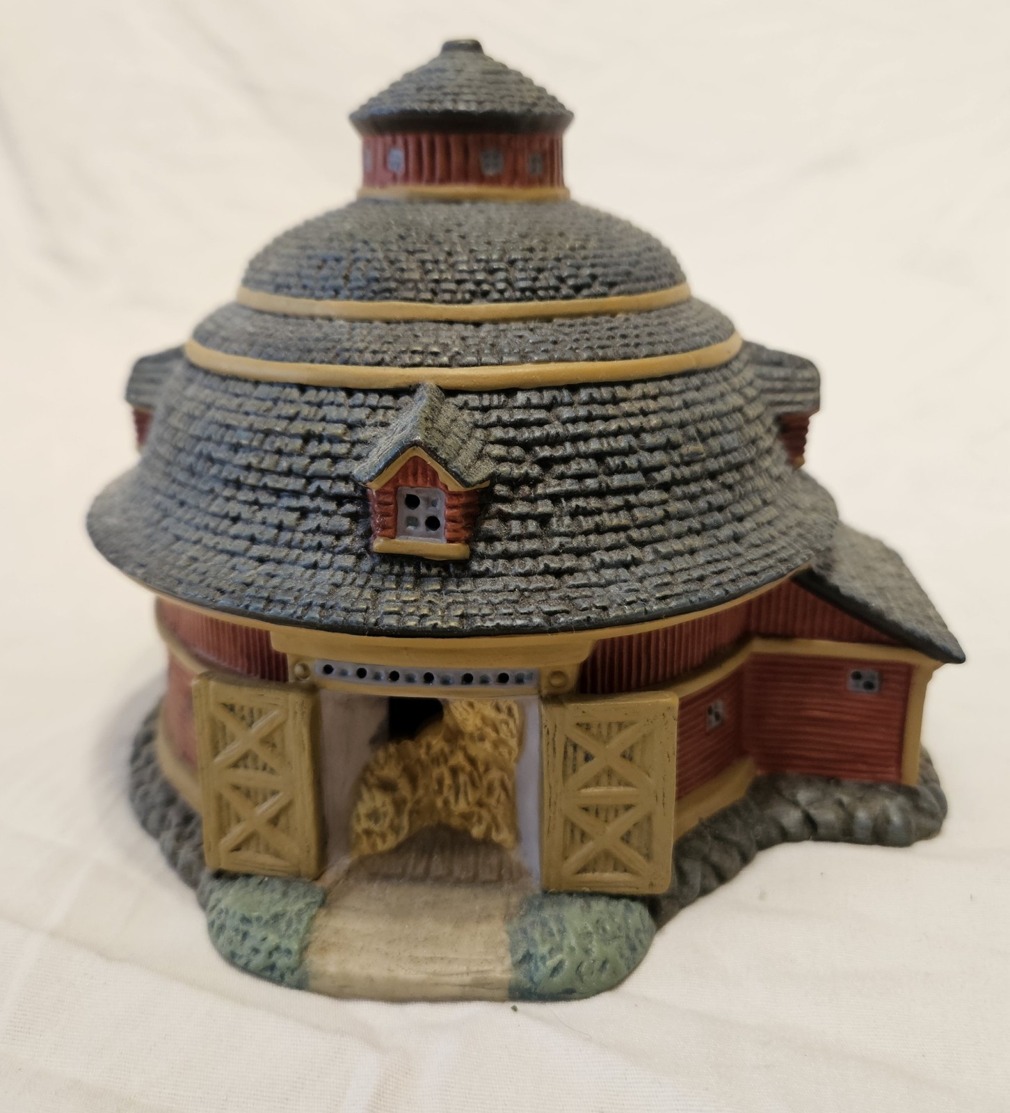Vintage Lang & Wise Folk Art Village Meadowbrook Farm Red Round Barn 28010505