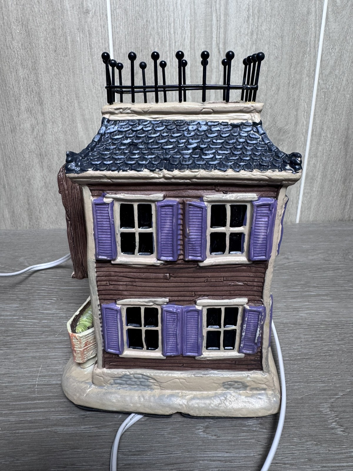 Crosslight Howie Berry Funeral Home Halloween Village House Lighted Decor New