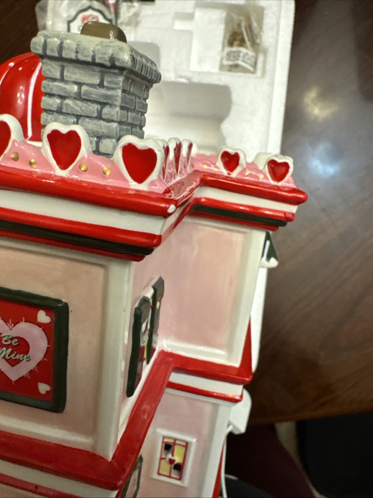 Department 56 Snow Village Cupid’s Card Shop Illuminated Ceramic House 2005